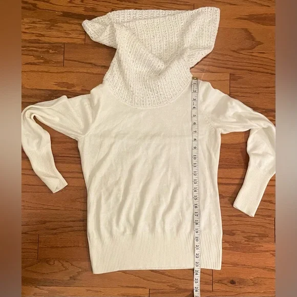 New York & Company- White Cowl Neck Sweater Size S - Picture 5 of 8